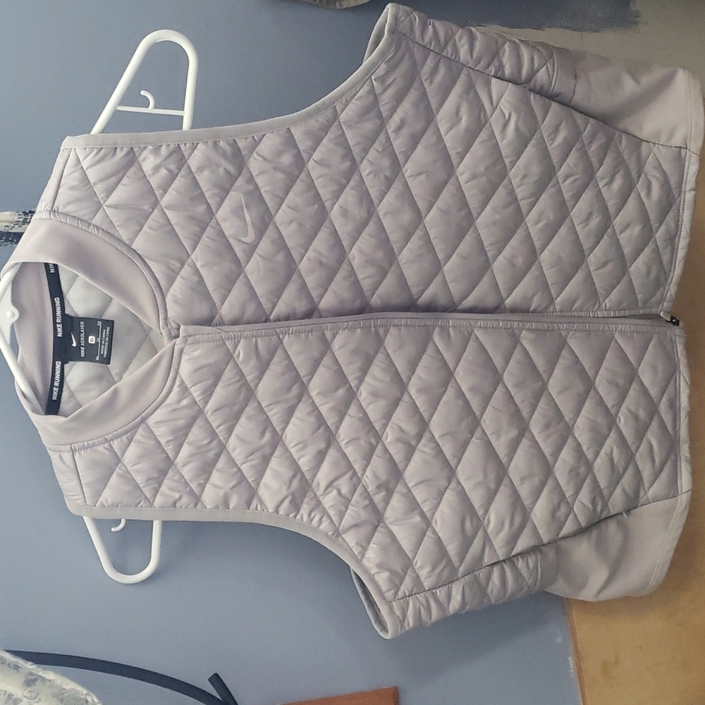 Nike running Vest Aerolayer Size XL Lavender grey